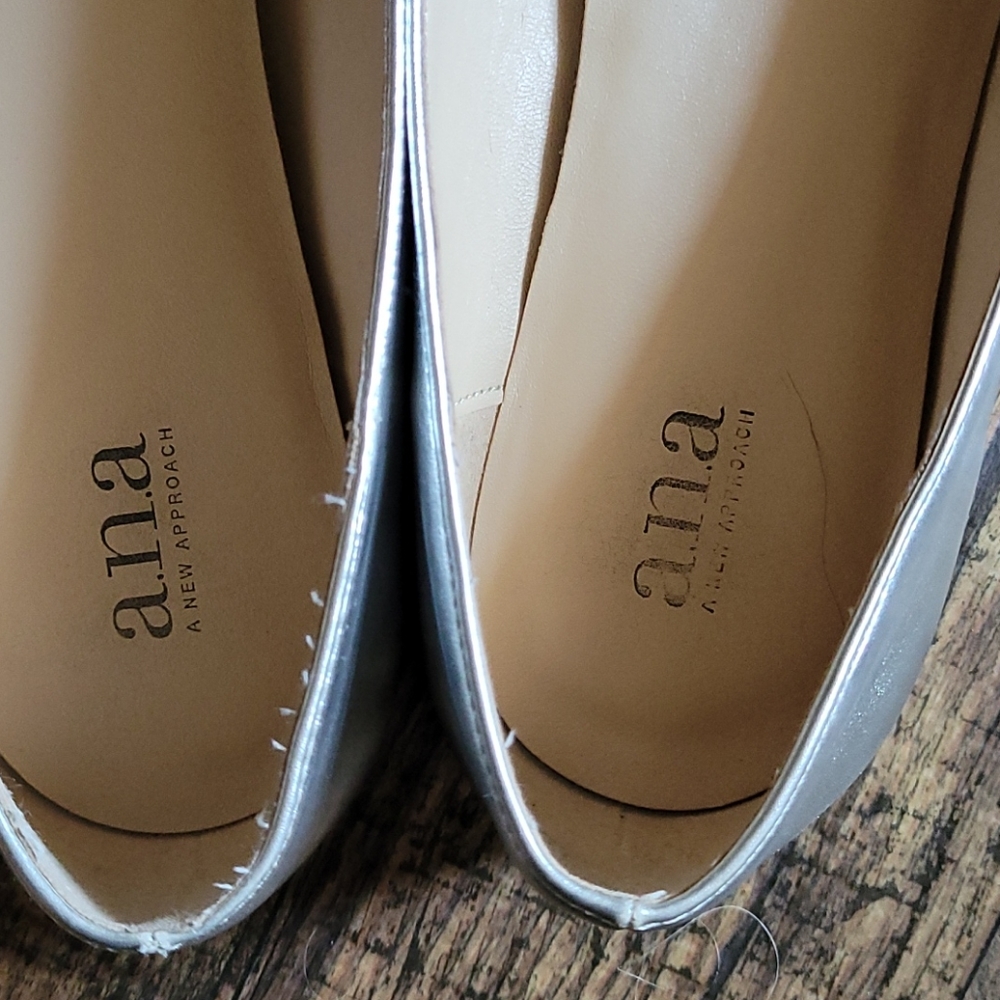 Size 11 flat shoe